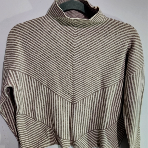 Cynthia Rowley sweater, size large - Picture 1 of 7